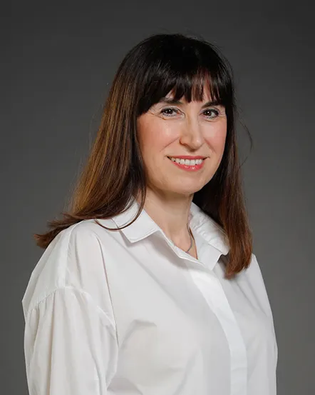Prof dr Svetlana Stanojlović oftalmolog hirurg specijalista za transplantaciju rožnjače keratokonus Cross-linking i operaciju katarakte ordinacija Oftalmologija Sjaj Beograd