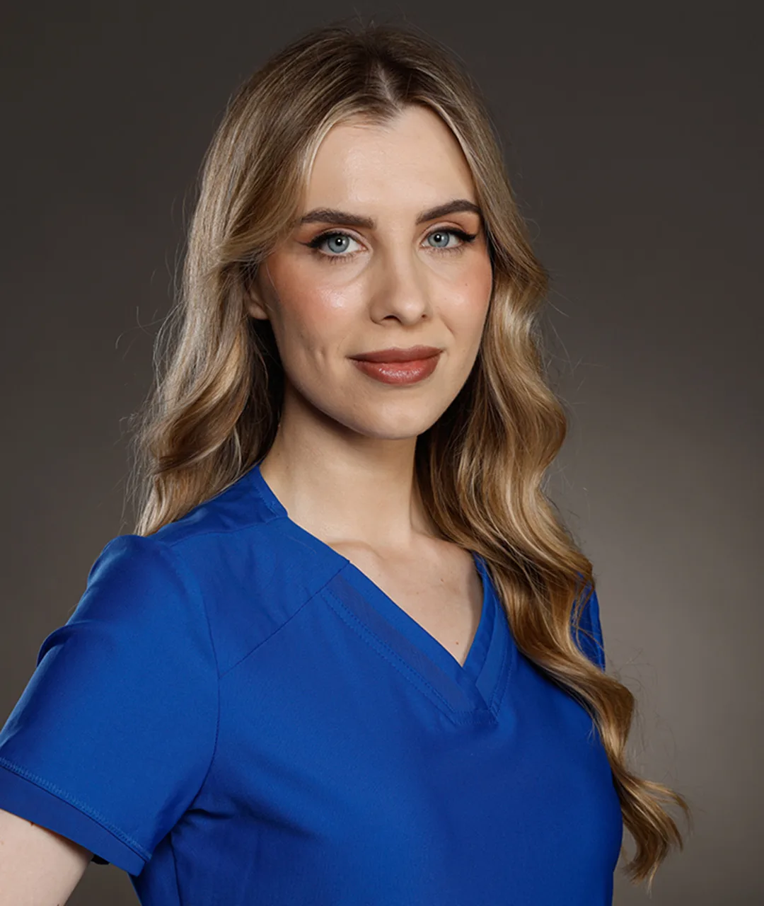 Dr Dolika Vasović oftalmolog specijalista za hirurgiju kapaka vežnjače blefaroplastiku i lasersku intervenciju sekundarne katarakte ordinacija Oftalmologija Sjaj Beograd