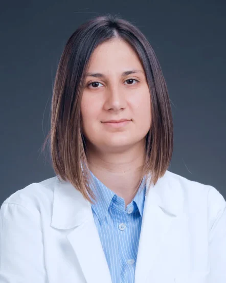 Kl asist dr Vesna Šobot oftalmolog specijalista za vitreoretinalnu hirurgiju bolesti retine i dijabetičku retinopatiju ordinacija Oftalmologija Sjaj Beograd