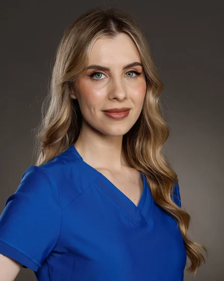 Dr Dolika Vasović oftalmolog specijalista za hirurgiju kapaka vežnjače blefaroplastiku i lasersku intervenciju sekundarne katarakte ordinacija Oftalmologija Sjaj Beograd