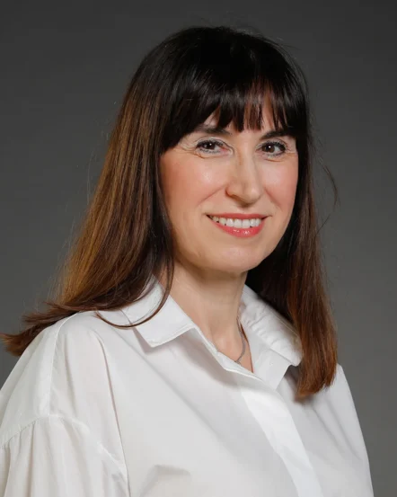 Prof dr Svetlana Stanojlović oftalmolog hirurg specijalista za transplantaciju rožnjače keratokonus Cross-linking i operaciju katarakte ordinacija Oftalmologija Sjaj Beograd